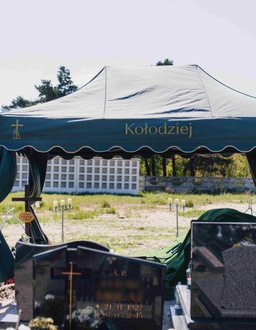 Zakład Pogrzebowy Solec Kujawski Transport Zwłok Organizacja Pogrzebów Trumny Urny Kremacje (19) Zakład Pogrzebowy Solec Kujawski Transport Zwłok Organizacja Pogrzebów Trumny Urny Kremacje (19)
